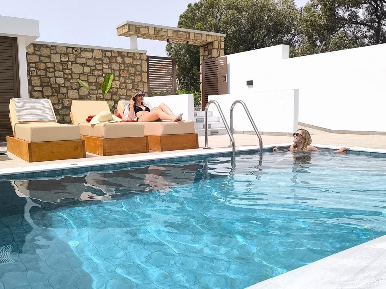 Valantina'S & Mannouel Lardos Luxury Villas 外观 照片