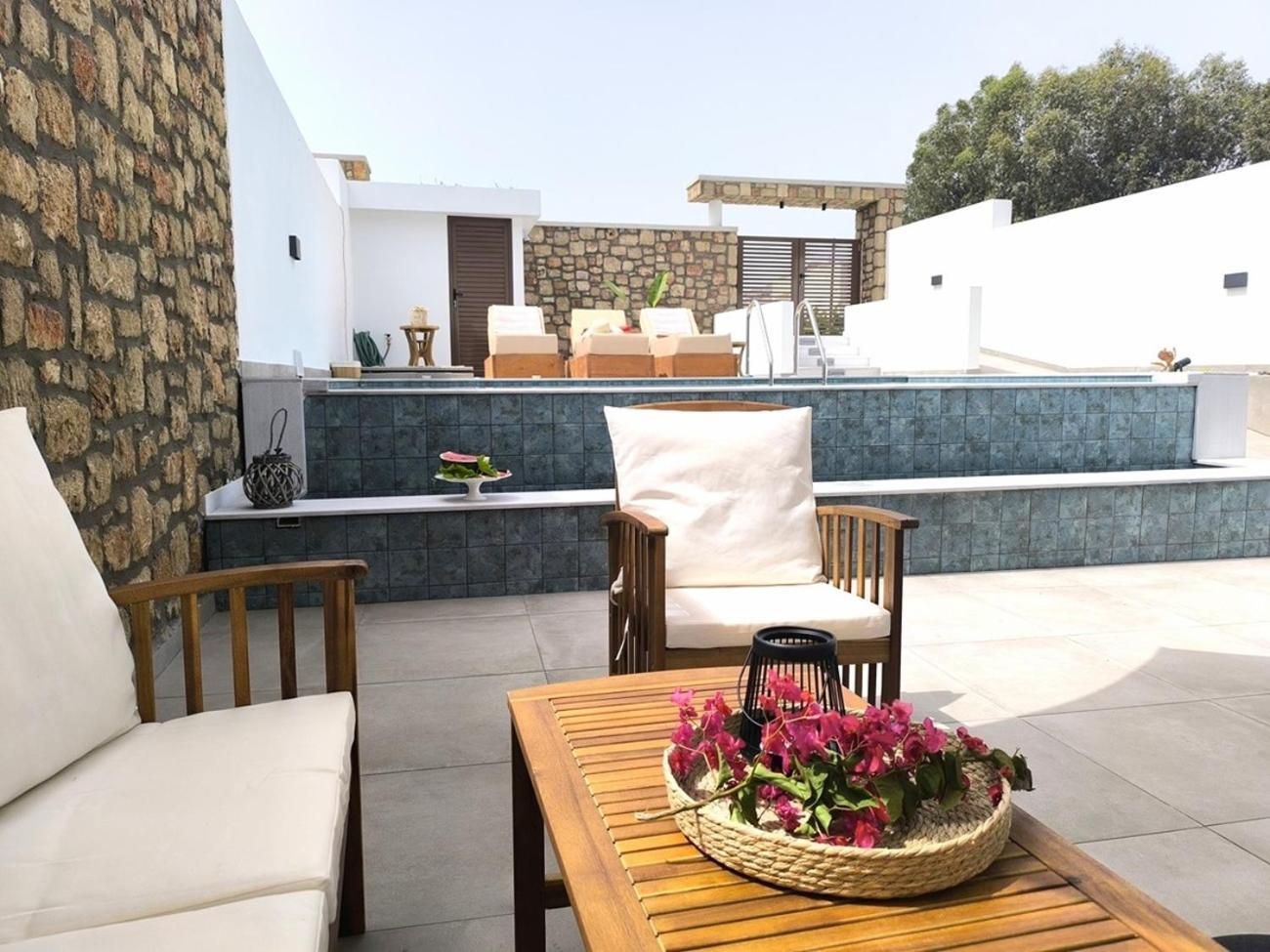 Valantina'S & Mannouel Lardos Luxury Villas 外观 照片